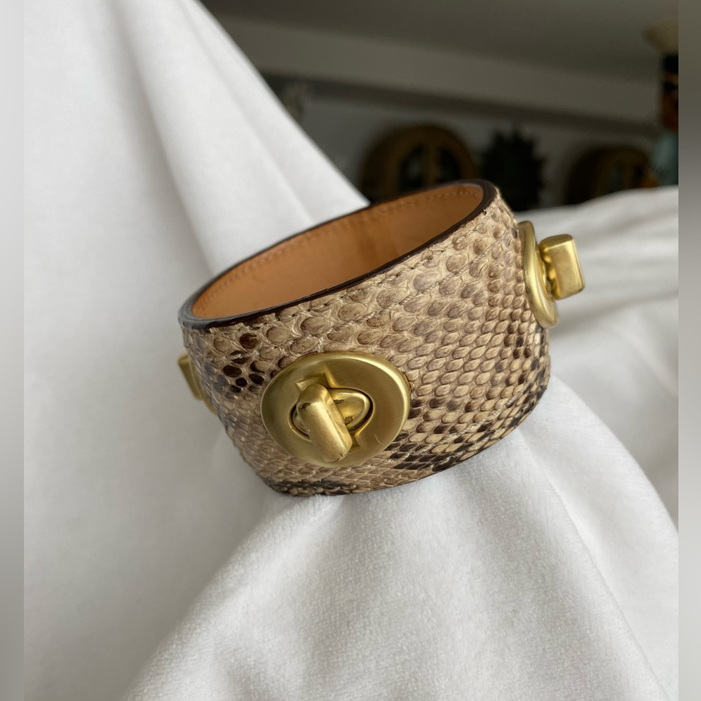 Coach Leather Snake Turn Lock Bracelet Vintage - Picture 2 of 8